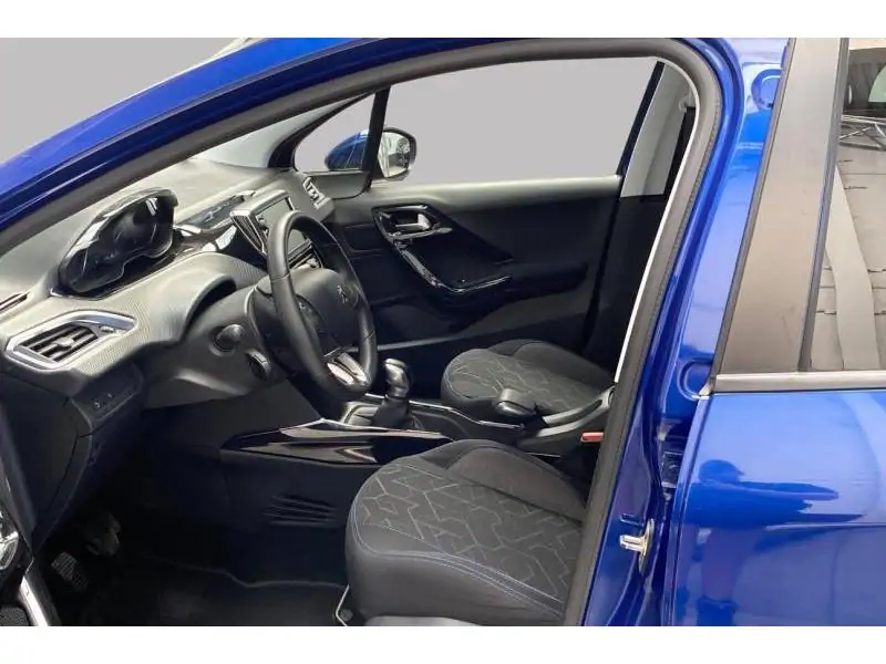 Occasion Peugeot 2008 Signature BLUE 10