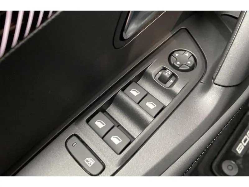 VEHICLE__CONDITION_SERVICE Peugeot 2008 ALLURE*Navi Détecteurs Boite Auto!*disp11/26 BLACK 17