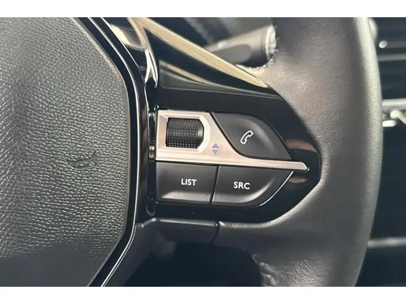 Occasion Peugeot 208 II & e- Style YELLOW 24