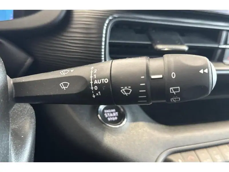 VEHICLE__CONDITION_SERVICE Jeep Avenger LONGITUDE BLACK 24