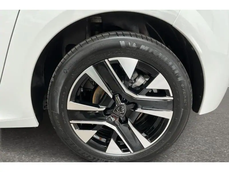 VEHICLE__CONDITION_SERVICE Peugeot 208 ALLURE WHITE 12