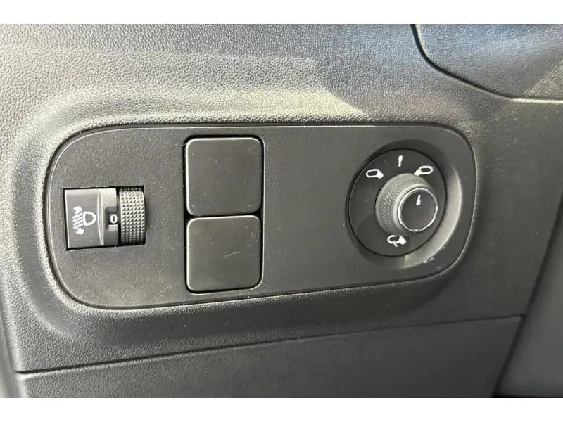 VEHICLE__CONDITION_SERVICE Citroen C3 1.2 PureTech 110 SandS EAT6 MAX GREY 20