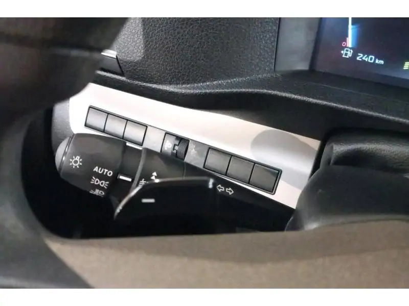 Occasion Peugeot Traveller 8 places GREEN 26