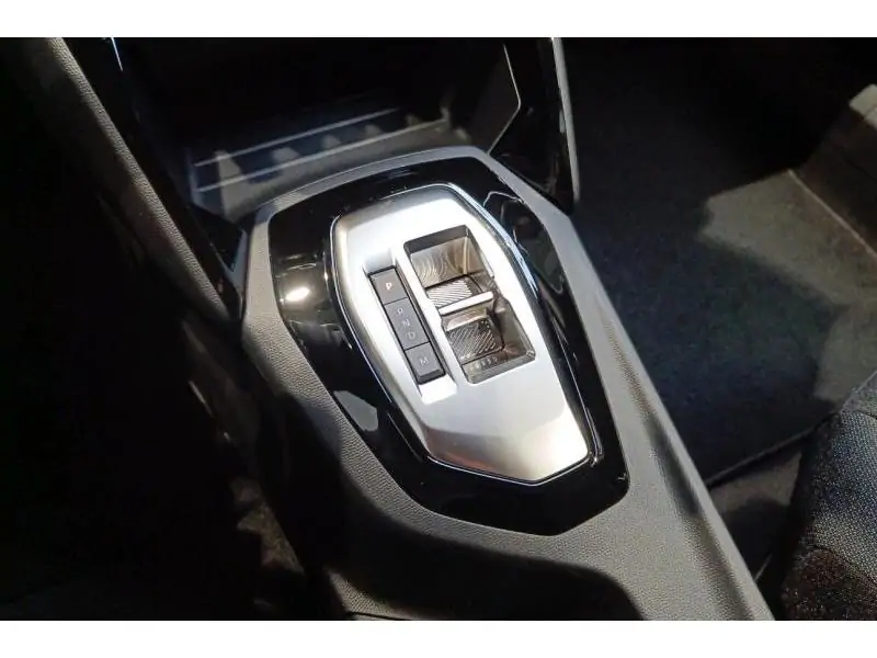 VEHICLE__CONDITION_SERVICE Peugeot 2008 Style Hybrid 136 BLACK 16