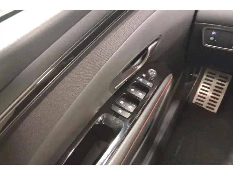 Occasion Hyundai Tucson 1.6 T-GDi Shine nline 48v 6iMT 5d 110kW GREY 17