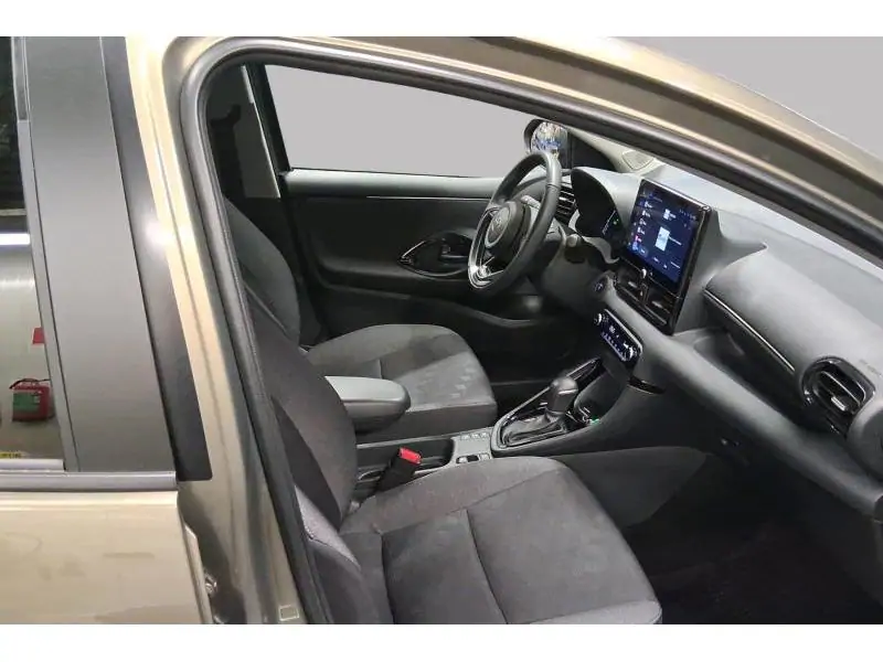 Occasion Toyota Yaris IV BEIGE 8