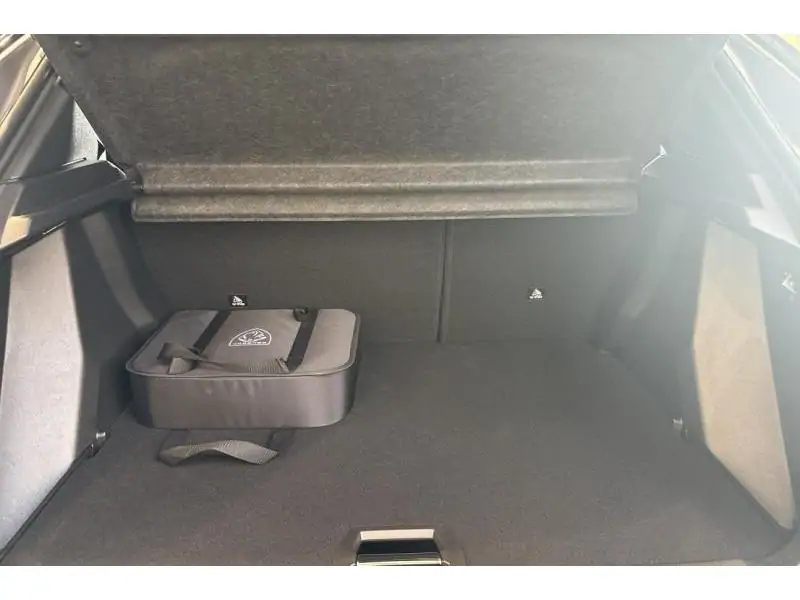 VEHICLE__CONDITION_SERVICE Peugeot 2008 GT GREY 19