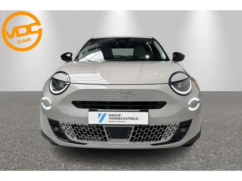 VEHICLE__CONDITION_SERVICE Fiat 600 Hybrid 145pk ICON BEIGE 5