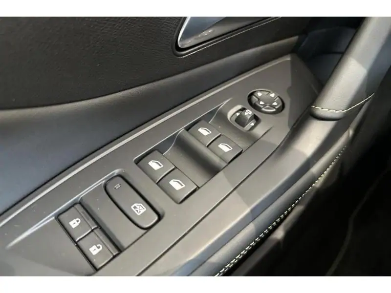 VEHICLE__CONDITION_SERVICE Peugeot 308 GT 1.6 Plug-in Hybrid 180 pk WHITE 17