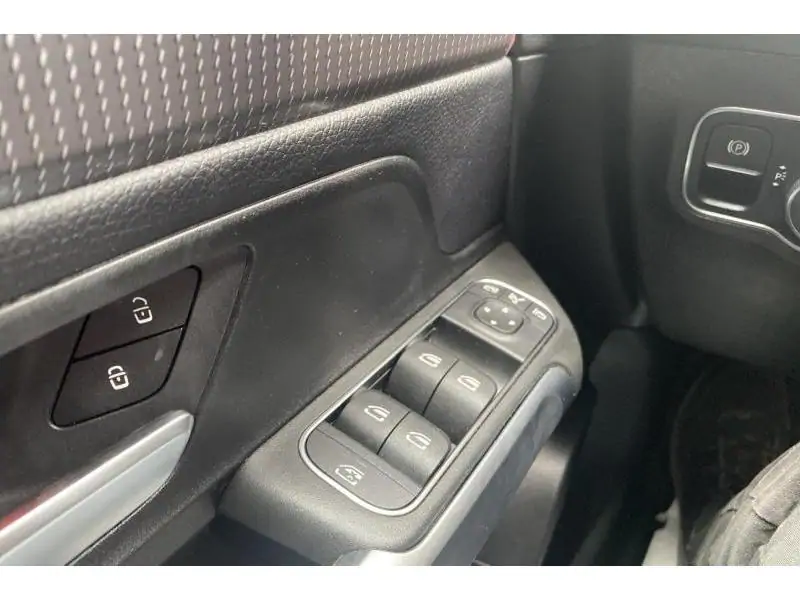 Occasion Mercedes-Benz GLB 200 Pano - Camera - CarPlay BLACK 17