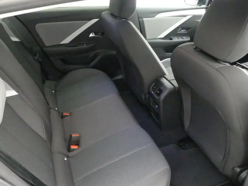 Occasion Opel Astra L Business Edition WHITE 15