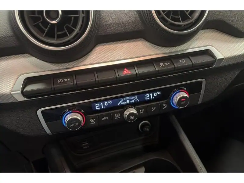 Occasion Audi Q2 30 TDI Attraction GREY 15