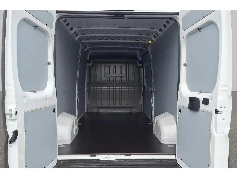 VEHICLE__CONDITION_SERVICE Peugeot Boxer 435 L3H2 140 3T trekvermogen WHITE 19