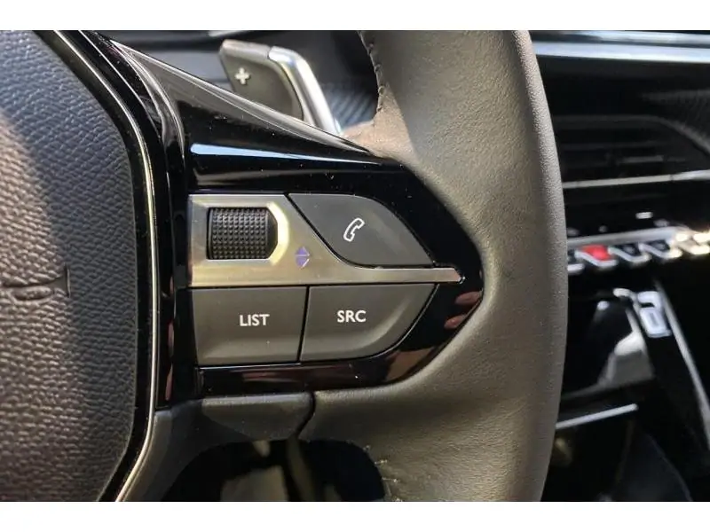 Occasion Peugeot 2008 Allure HYBRID 145 pk BLUE 22