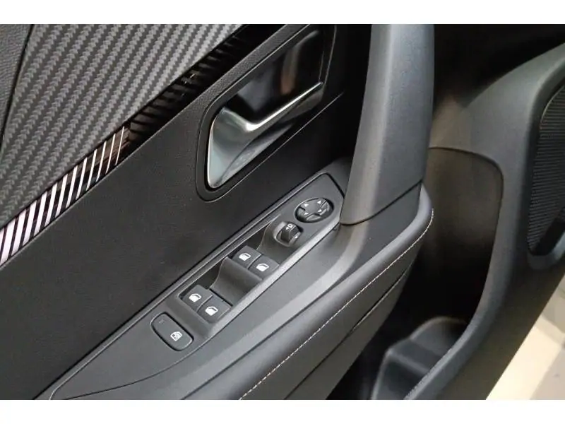 VEHICLE__CONDITION_SERVICE Peugeot 2008 Allure Hybrid 145 e-DSC6 BLACK 17