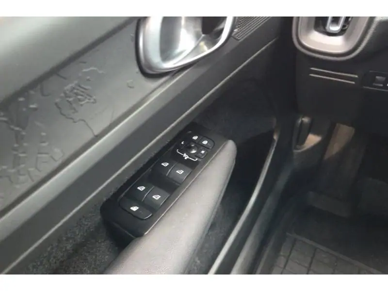 Occasion Volvo XC40 Momentum BLACK 16