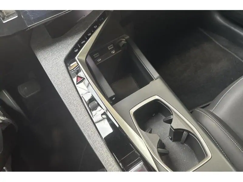 VEHICLE__CONDITION_SERVICE Peugeot 3008 ALLURE *NAVPACK *PACK360 GREY 17