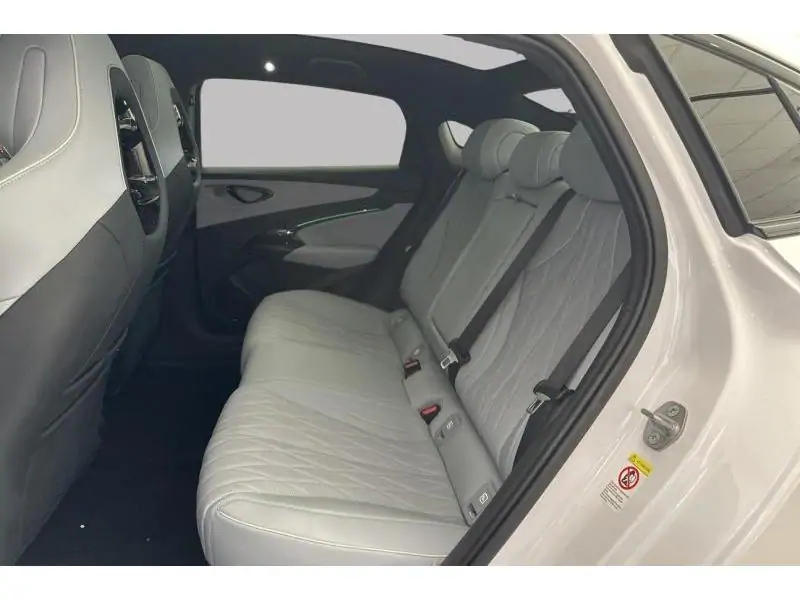 VEHICLE__CONDITION_SERVICE BYD SEAL EXCELLENCE WHITE 18