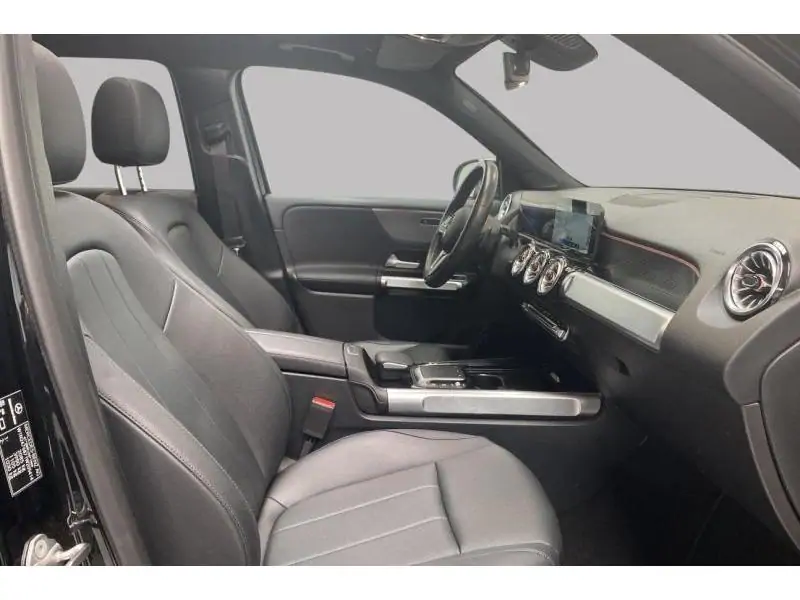 Occasion Mercedes-Benz GLB 200 Pano - Camera - CarPlay BLACK 8