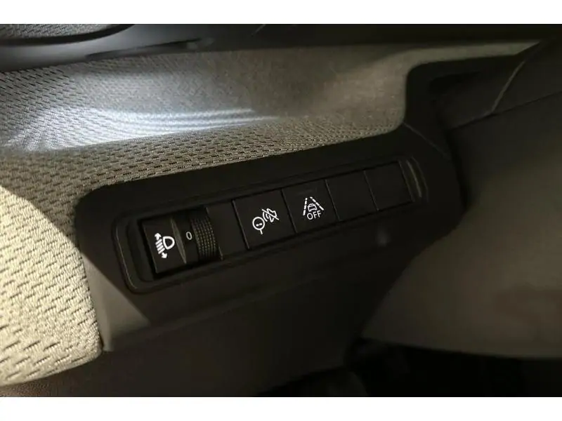 VEHICLE__CONDITION_SERVICE Citroen C3 Aircross COMFORT RANGE MAX RED 21