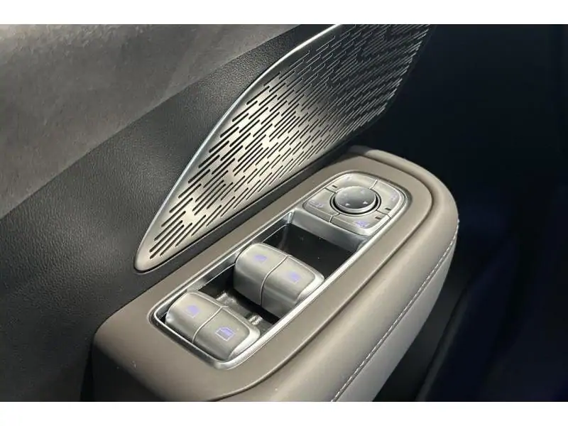 VEHICLE__CONDITION_SERVICE MG MGS6 EV LONG RANGE - LUXURY 77 kWh WHITE 17