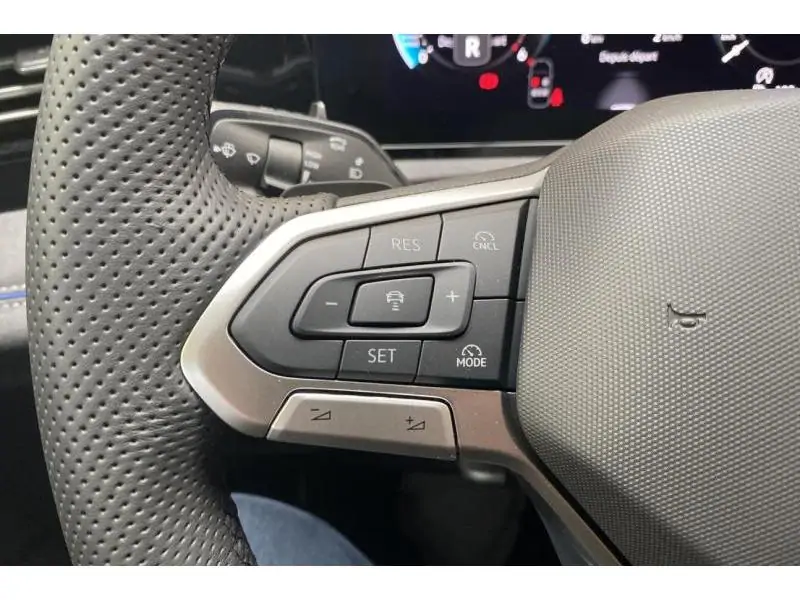 Occasion Volkswagen Tiguan R-Line* Caméra GPS GREY 27