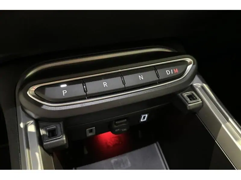 VEHICLE__CONDITION_SERVICE Jeep Avenger 4xe My25 Upland BEIGE 16