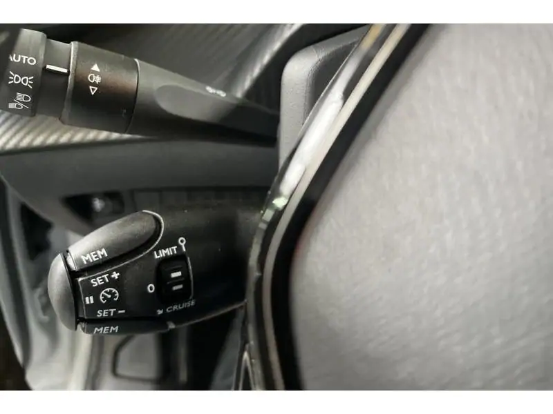 VEHICLE__CONDITION_SERVICE Peugeot 208 STYLE WHITE 21