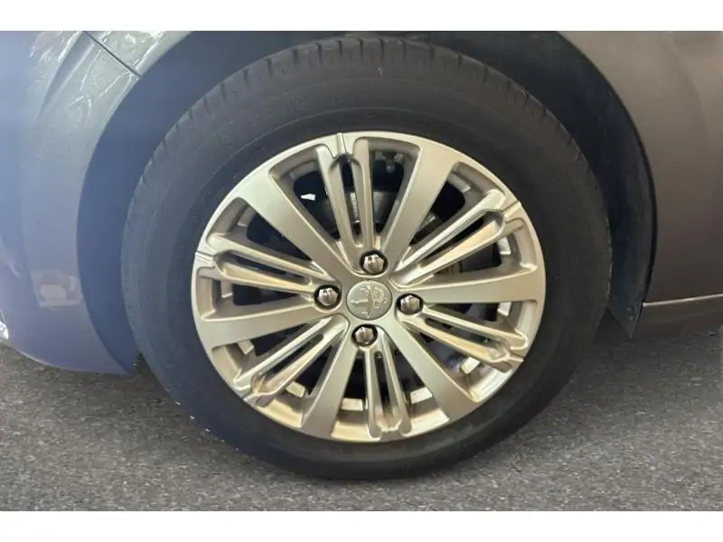 Occasion Peugeot 208 II STYLE GREY 22