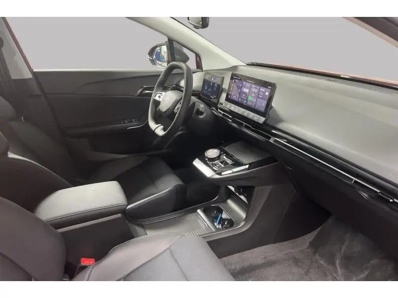 VEHICLE__CONDITION_SERVICE MG MG4 LUXURY TROPHY Extended Range 77 KWH RED 2