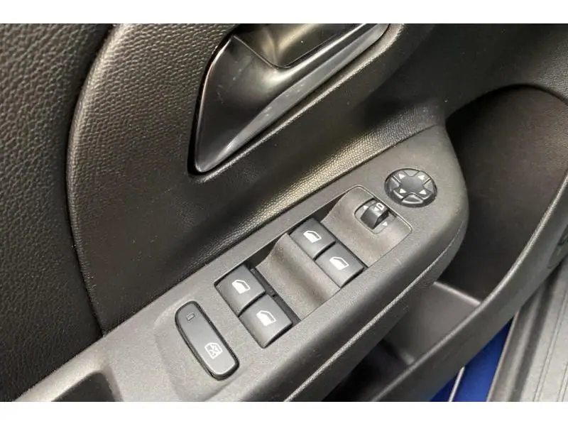 Occasion Opel Corsa F Elegance BLUE 17