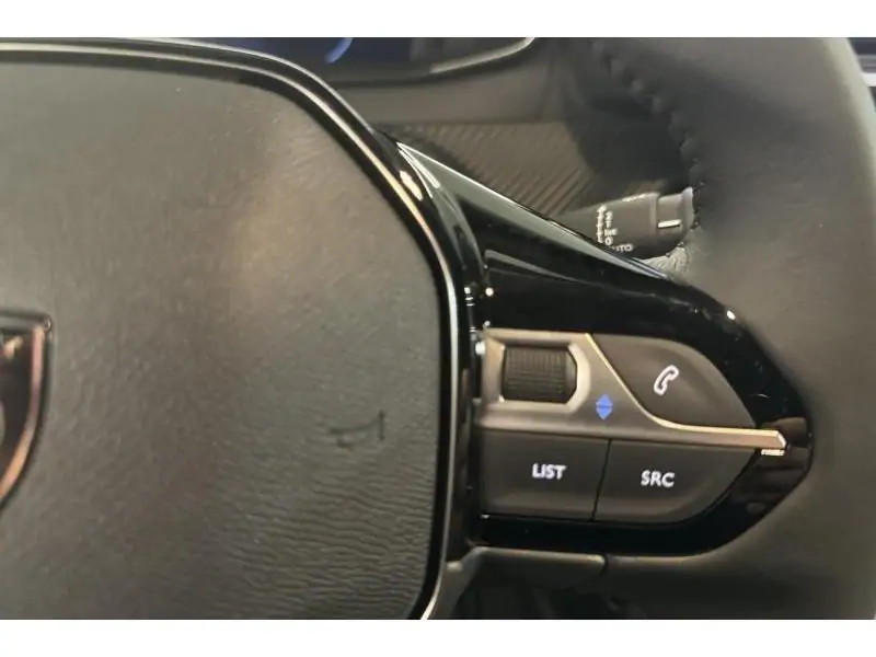 VEHICLE__CONDITION_SERVICE Peugeot 208 Allure 1.2 Turbo 100 Man.6 WHITE 24