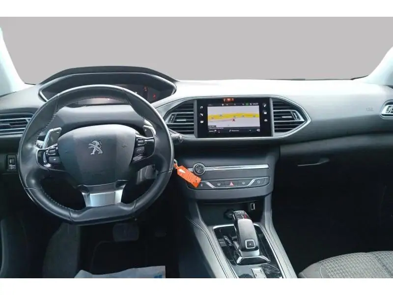 Occasion Peugeot 308 II Active Pack WHITE 11