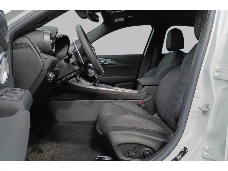 VEHICLE__CONDITION_SERVICE Alfa Romeo Tonale Veloce Plug-In Hybrid Q4 WHITE 10