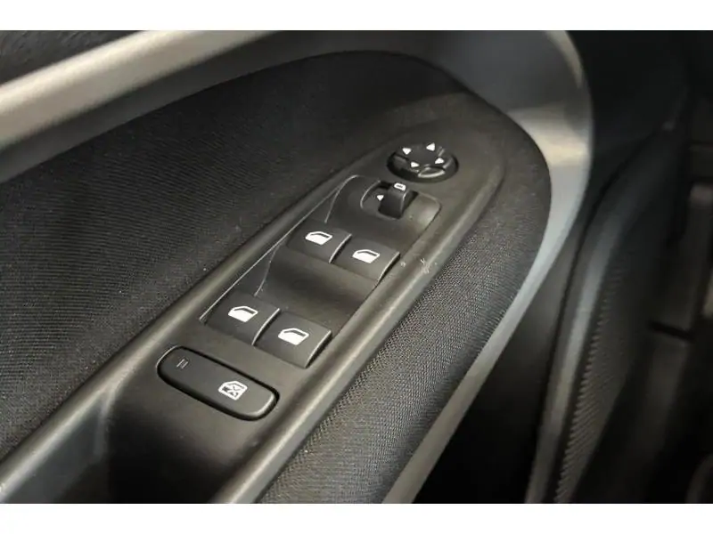 VEHICLE__CONDITION_SERVICE Jeep Avenger LONGITUDE BLACK 17
