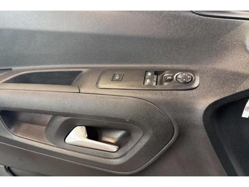 VEHICLE__CONDITION_SERVICE Peugeot Partner STANDARD LIGHT WHITE 17