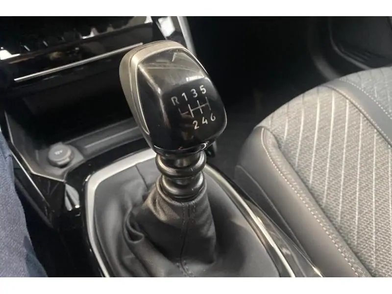 VEHICLE__CONDITION_SERVICE Peugeot 208 ENVY*Véh. de Direction! BLACK 16