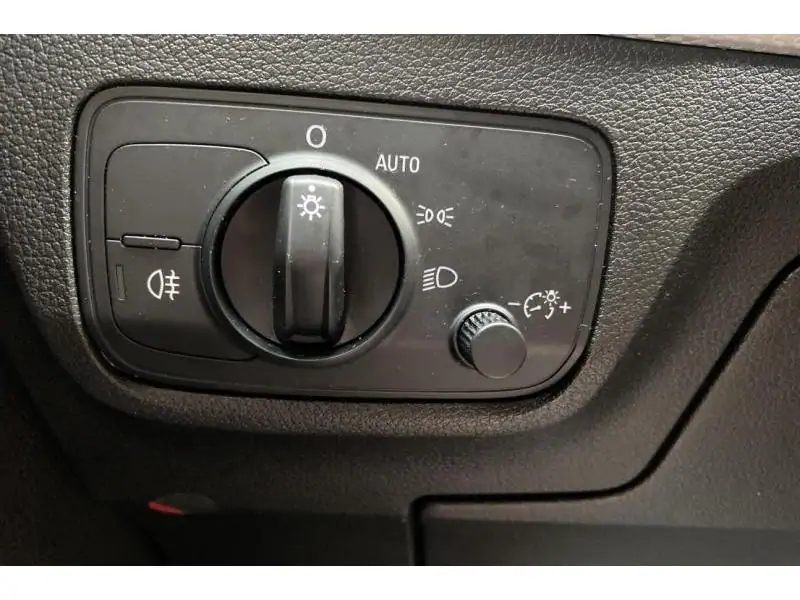 Occasion Audi Q2 Advanced* Caméra GPS JantesAlu WHITE 25