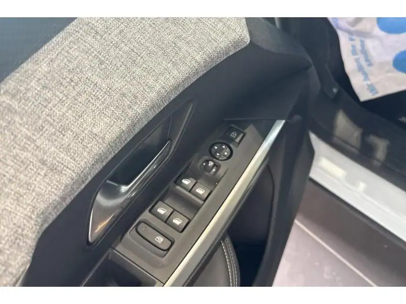 VEHICLE__CONDITION_SERVICE Peugeot 3008 Allure Hybrid 136 e-DSC6 WHITE 17