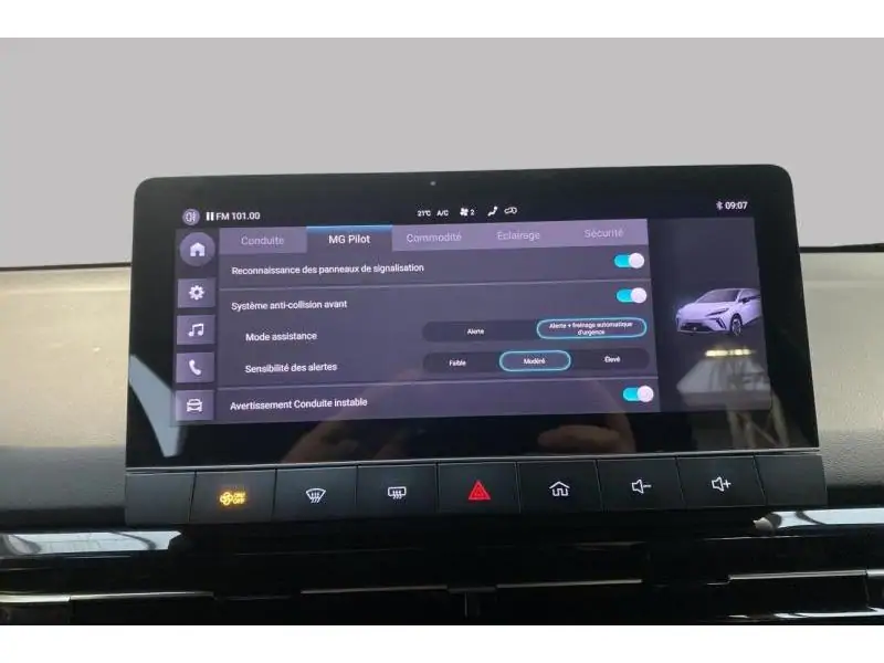 Occasion MG MG4 STANDARD 51 kWh RED 30