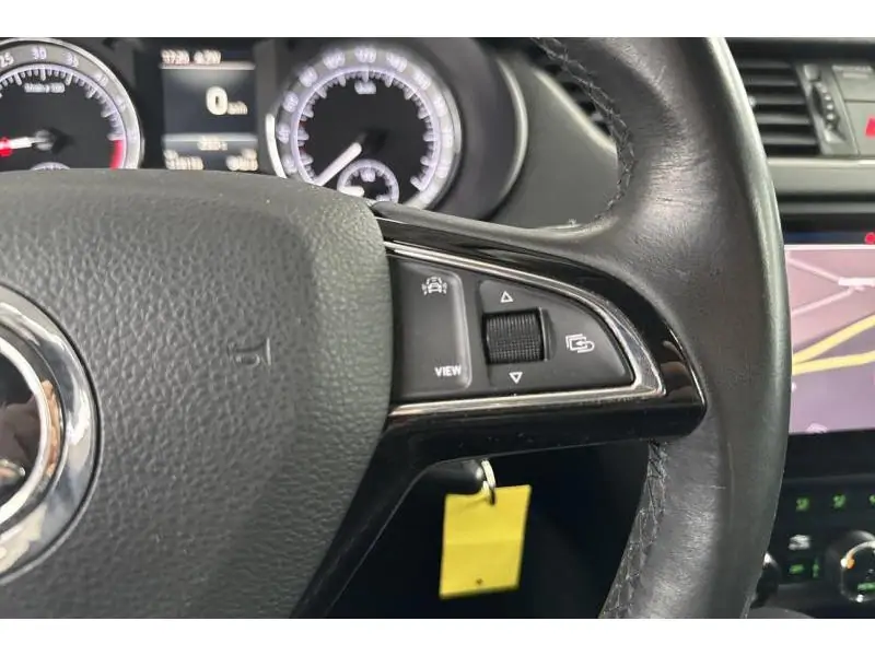 Occasion Skoda Octavia Break MANUAL GREY 22
