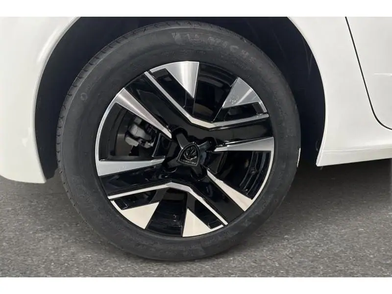 VEHICLE__CONDITION_SERVICE Peugeot 208 Allure 1.2 Turbo 100 Man.6 WHITE 20