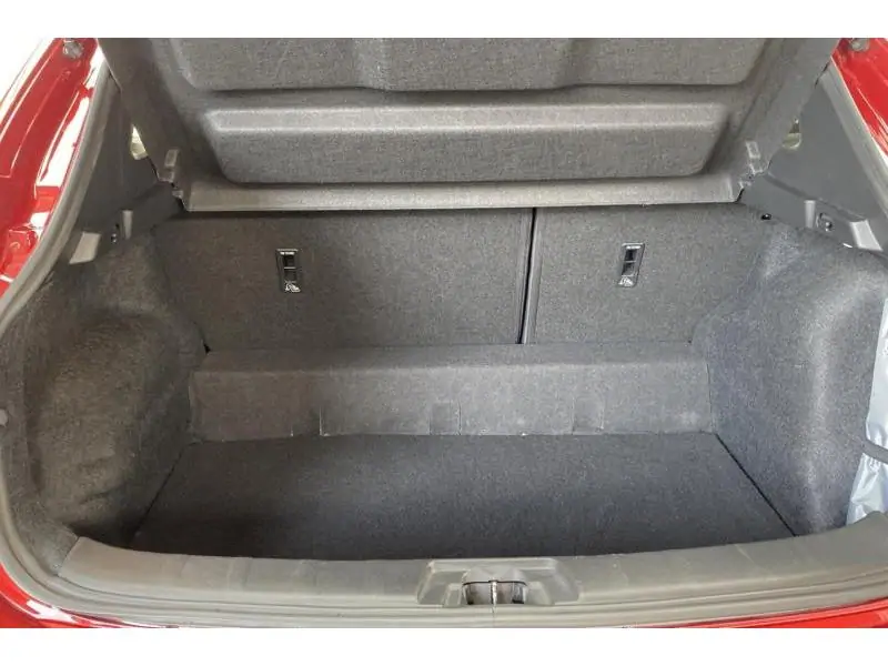 Occasion Nissan Qashqai SUV MANUAL RED 19