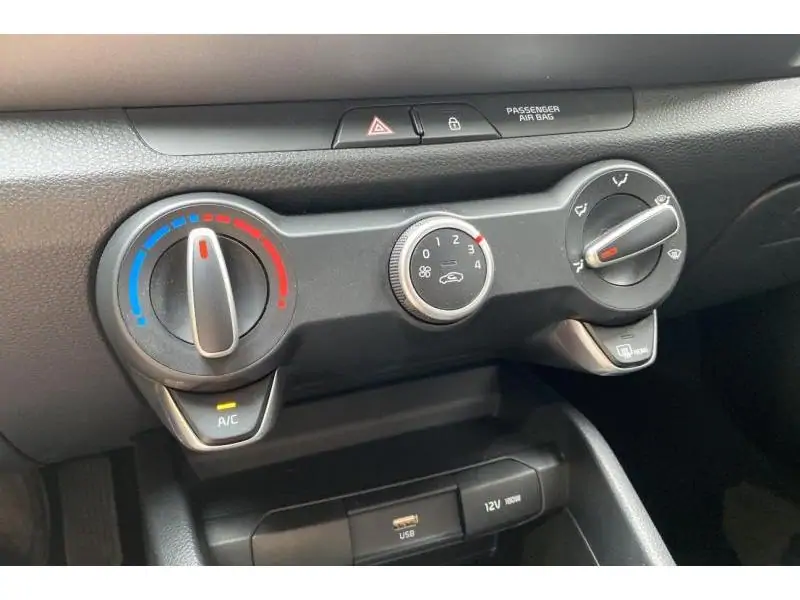 Occasion Kia Stonic Clim Caméra GPS BLUE 15