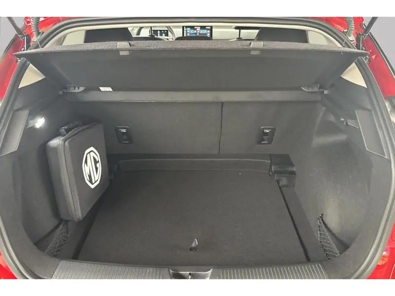 VEHICLE__CONDITION_SERVICE MG MG4 LUXURY TROPHY EXTENDED RANGE 77kW 520 KM RED 19