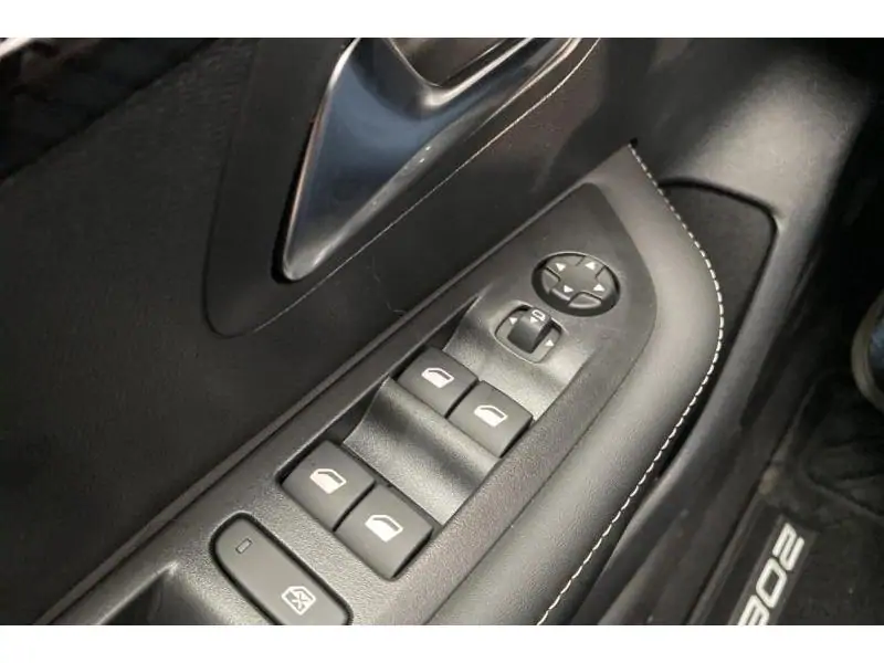 VEHICLE__CONDITION_SERVICE Peugeot 208 ALLURE GREY 17