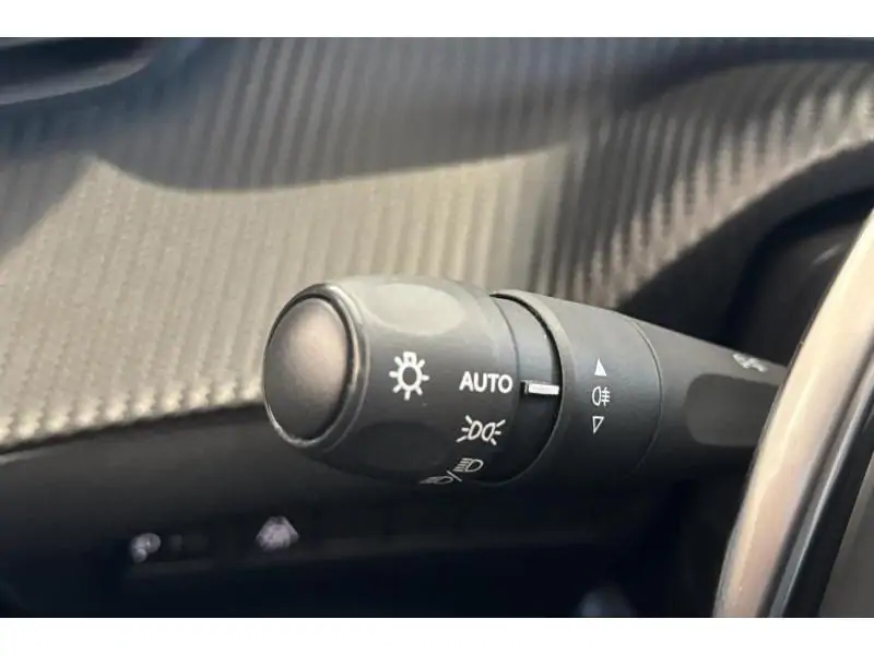 Occasion Peugeot 2008 Allure 1.2 benz 130 GREY 24