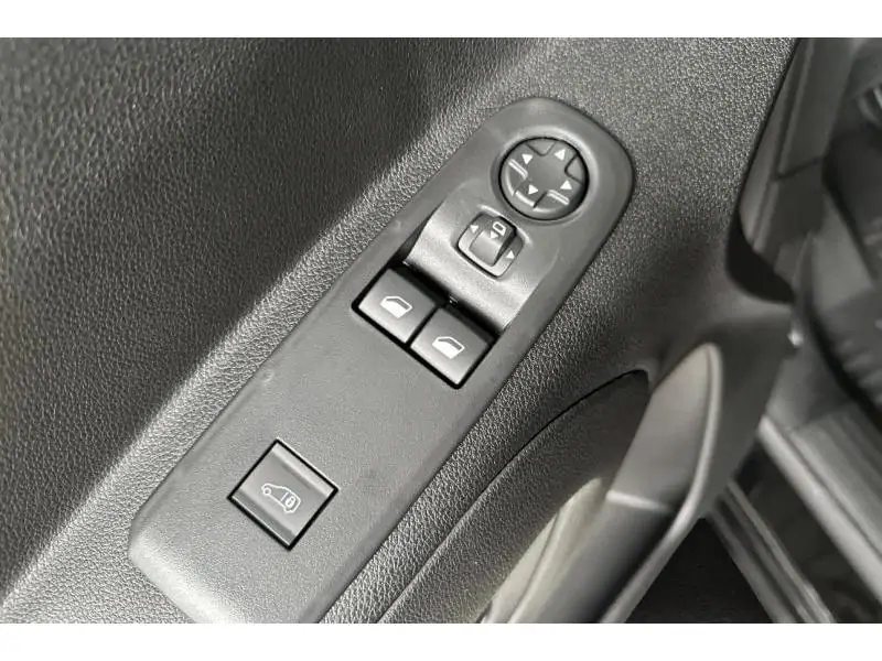 VEHICLE__CONDITION_SERVICE Peugeot Partner Standard Light 1.2 Turbo 110 Man.6 BLACK 17