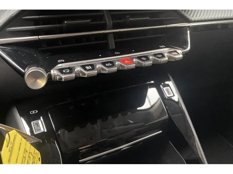 VEHICLE__CONDITION_SERVICE Peugeot 208 ENVY*Véh. de Direction! BLACK 32