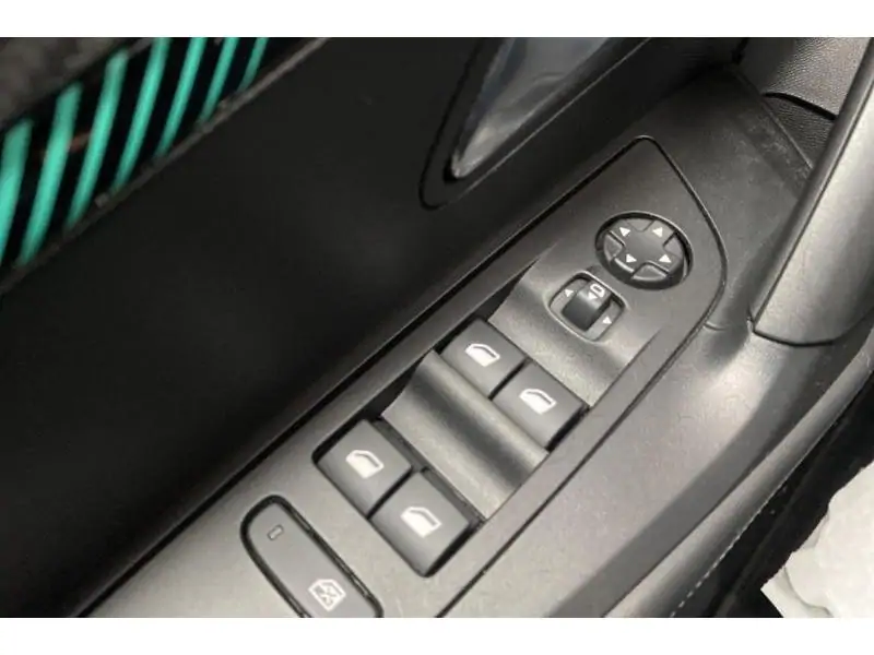 Occasion Peugeot 2008 II Allure ORANGE 17